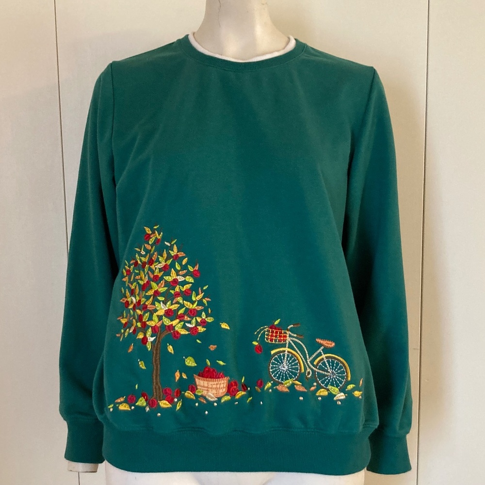 Alfred Dunner Double Collar Green Sweatshirt Colorful Bicycle and Tree Embroider